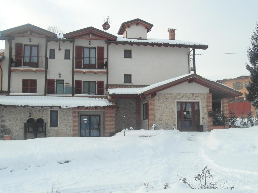 Agriturismo La Dimora Del Contadino Mondovi Exterior photo